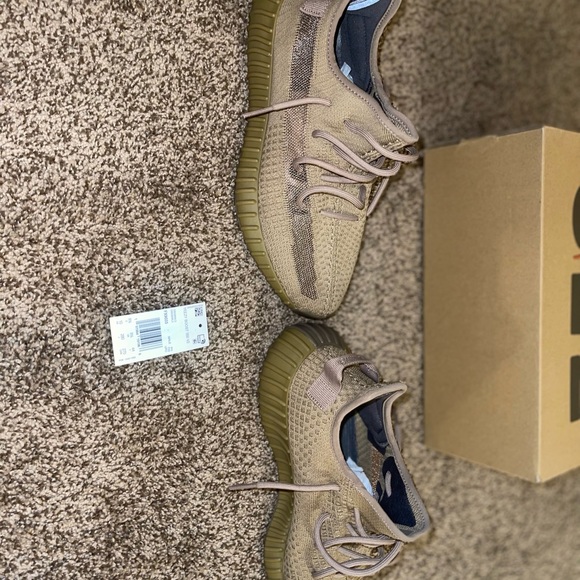 Yeezy Boost 350V2 Earth size 10 worn twice closest thing to Deadstock will trade - Picture 3 of 10